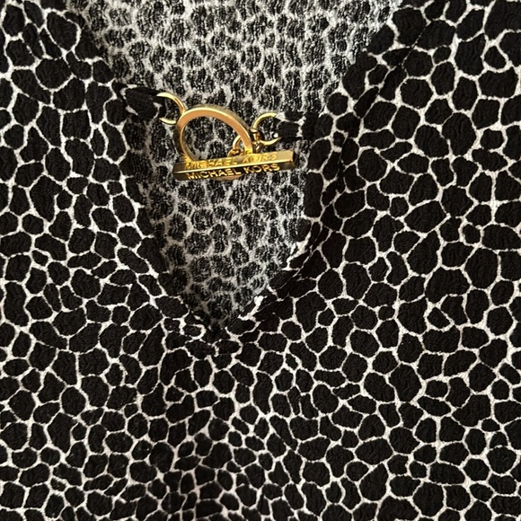 Michael Michael Kors Ladies Top/Blouse/Cape Black & White Size 2X/3X - Picture 4 of 11